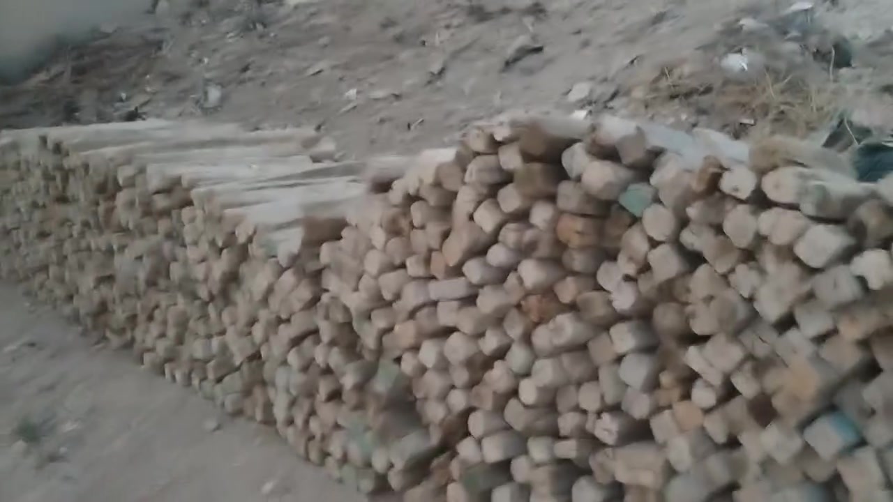 قالب خشب للبيع مساحه 200 الموقع موصل مع التواصل ***********
