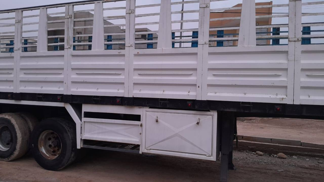 السلام عليكم ورحمة الله وبركاته
للبيع عربانه شاصي محلي 16)
الطول (13متر و60) فصال)
مال رمادي ارتفاعها(175)
عرظها (250) كاملا عل شغل)
جادر جديد شتوي وصيفي)
طخم تاير جديد بيها)
3دناكير برينه والرابع 13رفاع)
العنوان موصل اخوكم ابوثامر مكلف بنشر السعر( 150)💵
وبي مجال للإستفسار التصال
*********** ☎️
*********** ☎️
