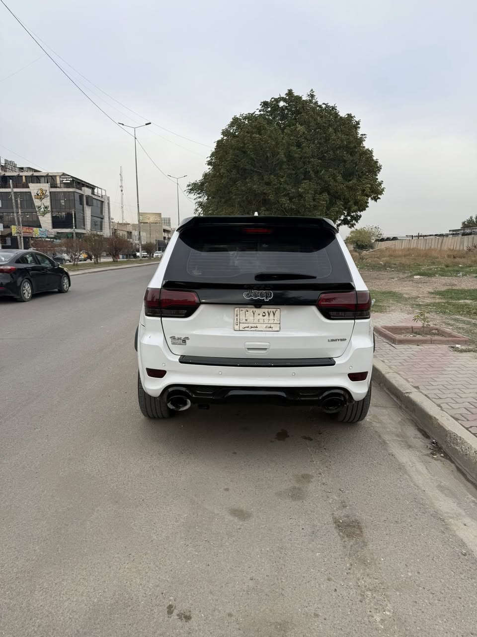 جيب كراند شيروكي فول خليجي موديل 18 ماشيه 140  السعر 240
***********
