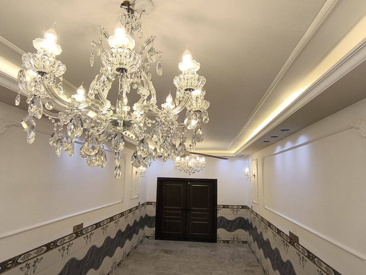 🏡 للدار البيع🏡
📍 الموقع: الغزالية شارع المشجر – مربع تازه عرض الشارع ١٢متر 
📏 المساحة: ١٠٠ متر
🏠 الطابق: طابقين وبيتونه 
وصطحين 🌟

✨ الديكور: حديث جداً ومصمم بذوق عالي
🚪 دخول البيت من جهتين — ممر واستقبال 
🔧 البيت جاهز للسكن 

📞 للاستفسار: ***********
