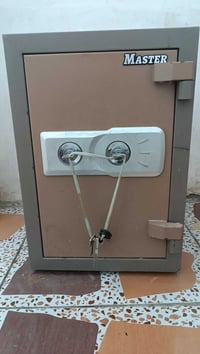 قاصه للبيع الاستفسار على 07882094462