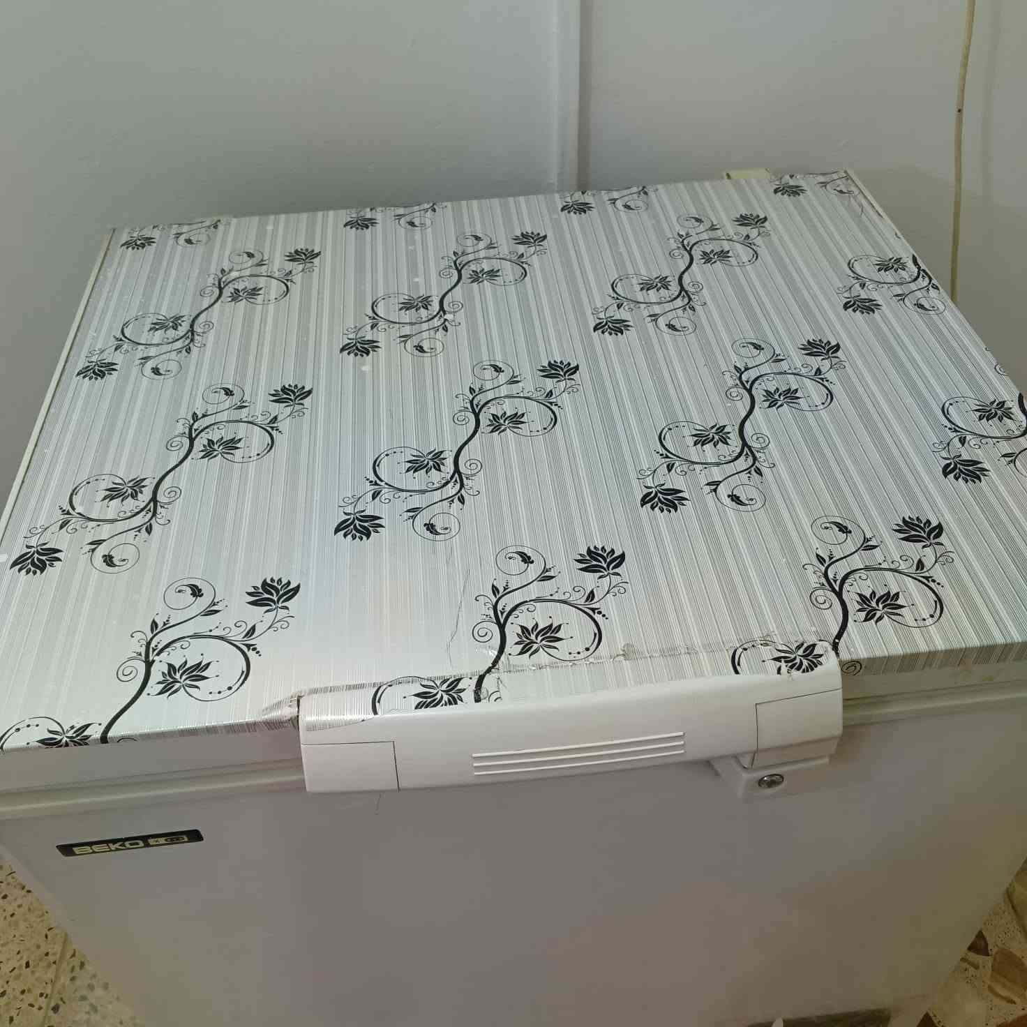 مجمدة حجم صغير 
مستعملة وتعمل بصورة جيدة جداً


**إذا كنت صاحب هذا الإعلان وتريد حذفه لأي سبب، رجاءا أرسل رسالة إلى الدعم الفني**