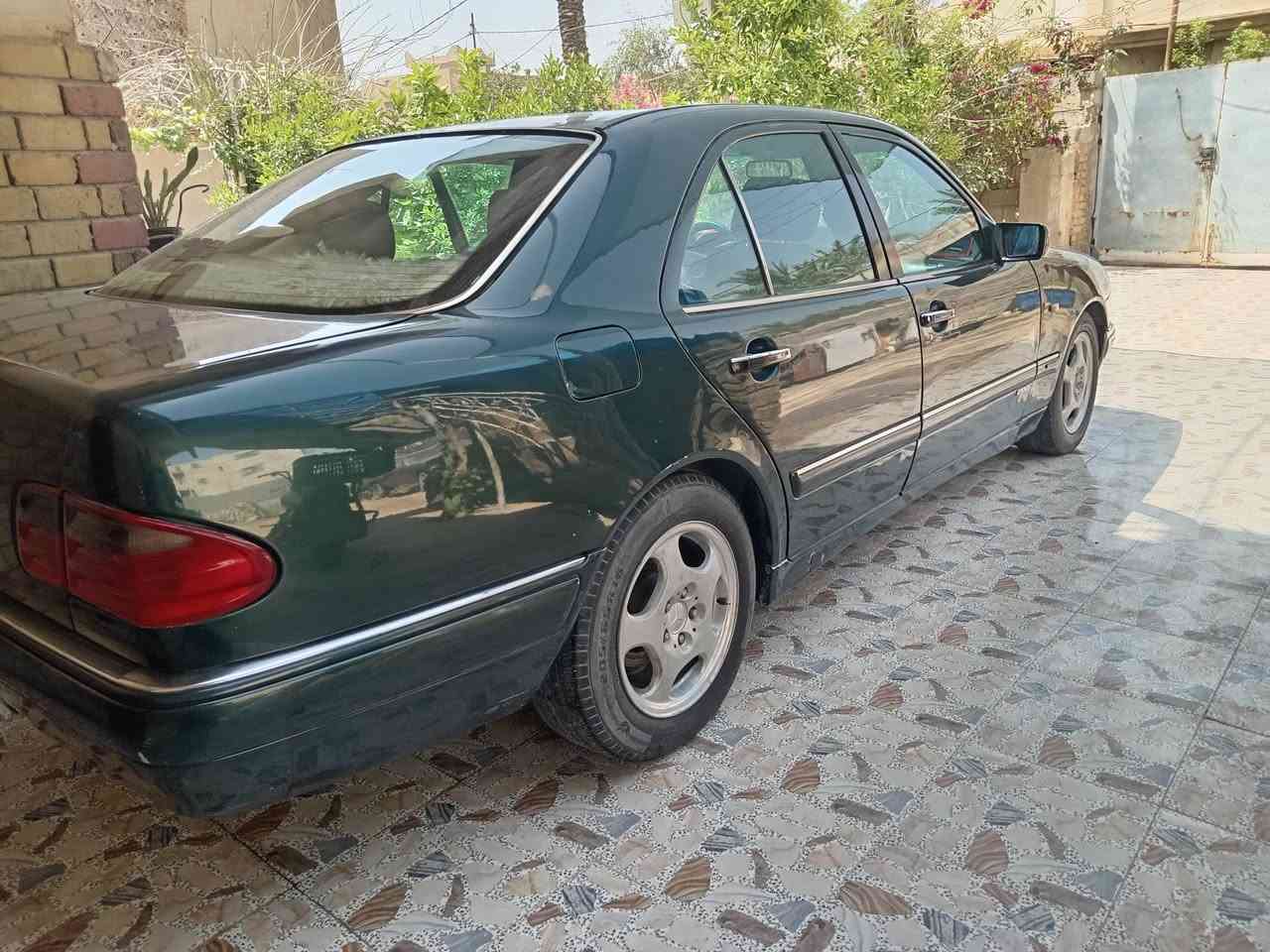 السلام عليكم للبيع موديل ٩٦ بسمي محرك ٤سلندر رقم بغداد تبريد بس راديتر بدون فتحه تخم تاير صدر جديد بيع او مراوس بجانبو ٩٠ مكاني ديالى الخالص ***********     *********** السعر ٦٥ بيها مجال
