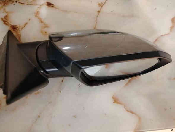 السلام عليكم مراية جانبية يمنة لون فيلي مال ٢٣ فقط رادار سعره ٧٥ بغداد ***********
