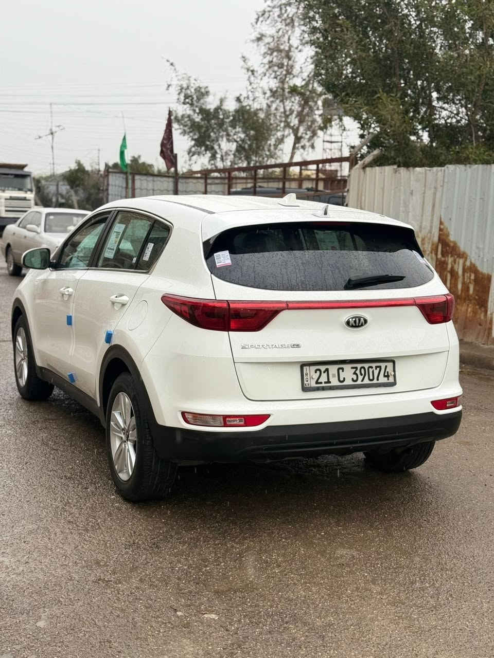 للبيع كيا سبورتج موديل 2017 لون ابيض حادث السياره بنيد بدون دواخل ولباقي لا صبغ  ولا شخوط ولا تكحيل ولا تبديل بشرط السونار شواصي ولغود مكفولات كير ومحرك 2400 رقم شمالي الدولي الجديد ب اسمي تريد تحويل وكاله ثاني يوم هزه وفحص جديده سنويه جديده  يعني سياره ما عوزها مصرف ربع دينار جاهزه تخم تايرات جديد صدر جديد سياره مال بيت ع ايدي وما بيها نقص جاهزه داخل لونين بيجي واسود شاشه كبيره وكامره فول تحكم ستيرن كشنات تتفئه فورويل سبايدرات بلاديه جهتين كروز مثبت السرعه مانع الانزلاق قطعتين تبريد مركزي منفصل نضام صعود ونزول منحدرات مود درايف ثلاثه انضمه قياده سبورت وسمارت وايكو اقتصاد البانزين وبعد بيها مواصفات اكثر / مكان السيارة بغداد-الرصافه  للاستفسار الاتصال على الرقم***********وبيه واتساب#السعر_148مجال بسيط
