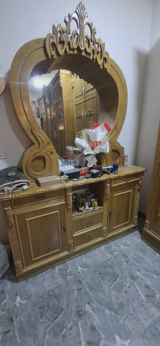 غرفه نوم عراقي صاج دخل خارج نضيفه جداً للبيع مكان كربلاء 5 ابواب طابقين  ستفسار خاص او تصل ***********
