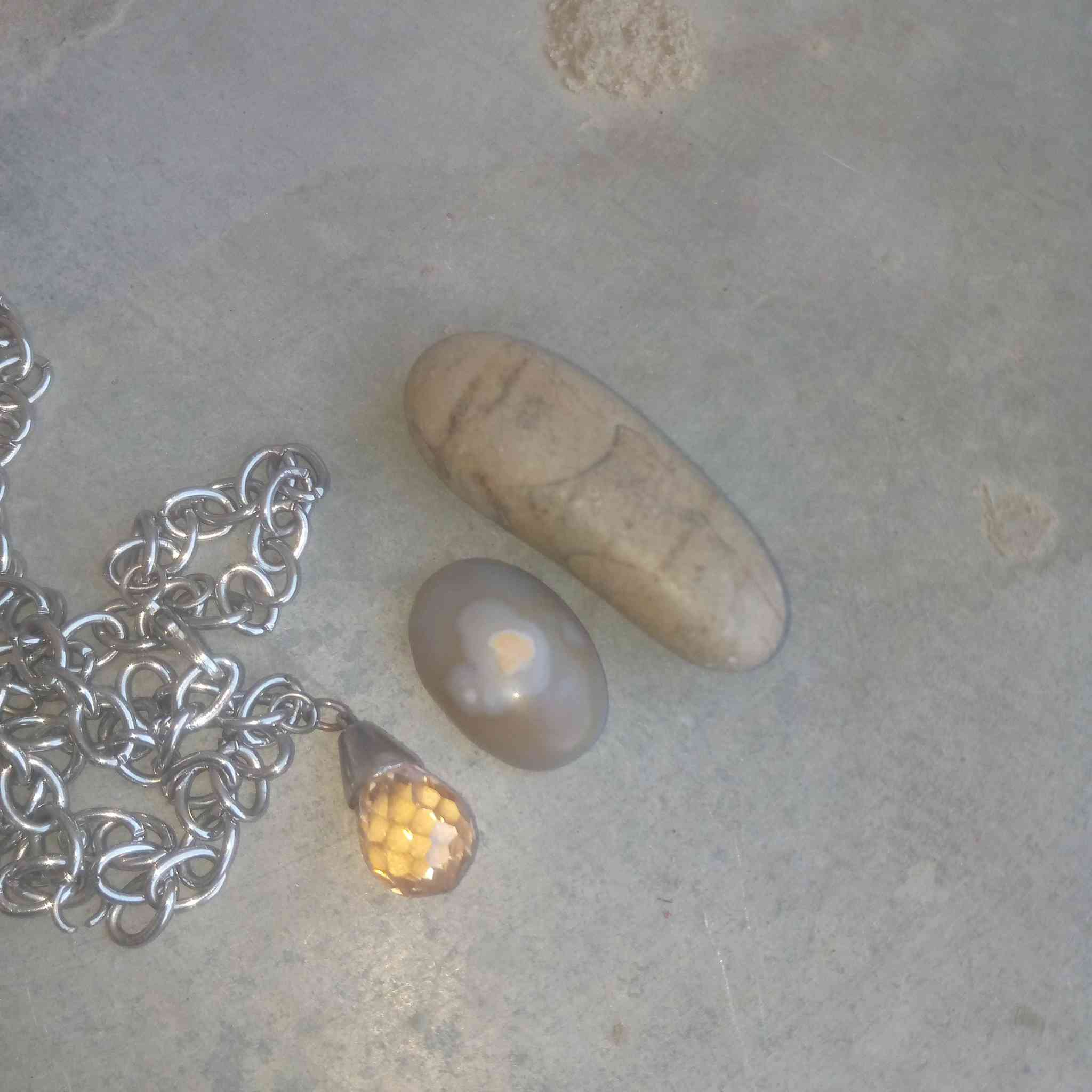 سلام عليكم حجر التوباز الاصلي. معه قطعه سليمانيه معه قطعه صلطانيه. للبيع. مكاني شعب الزنجيل حديد مو فضه لتوضيح


**إذا كنت صاحب هذا الإعلان وتريد حذفه لأي سبب، رجاءا أرسل رسالة إلى الدعم الفني**