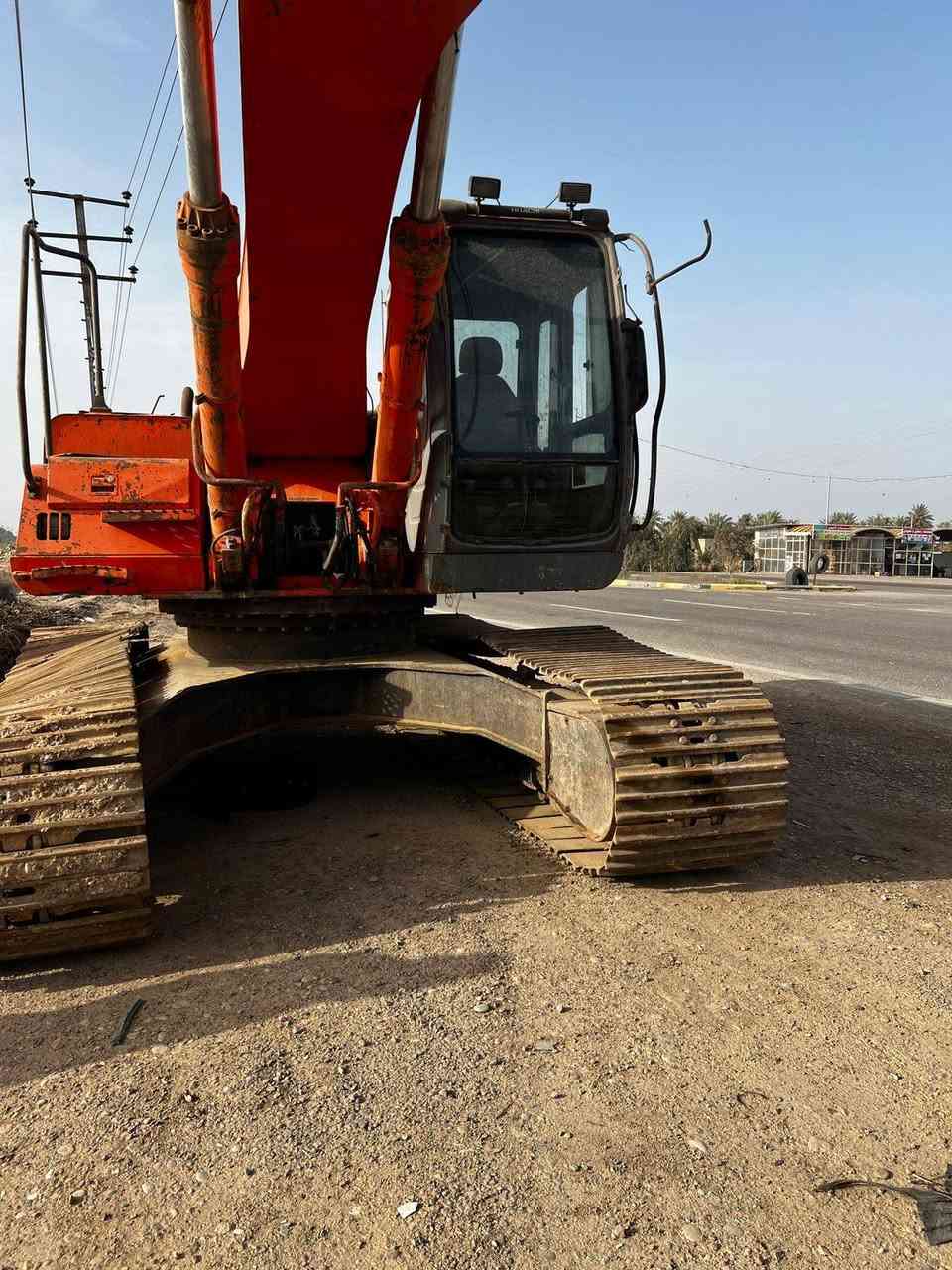 السلام عليكم حفارة 350 للبيع ديالى شهربان شباب اني مكلف بلنشر ***********
