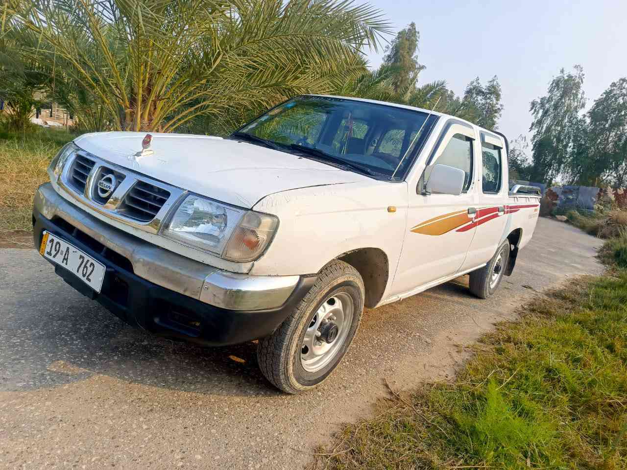 سلام عليكم 
نيسان ياباني موديل 2002 
سياره بلاديه لاضربه لاصبغ محرك جديد كلش تخم تاير حداديه رقم دؤلي كربلاء عنوان نجف مشخاب 
سعر 
72
***********
