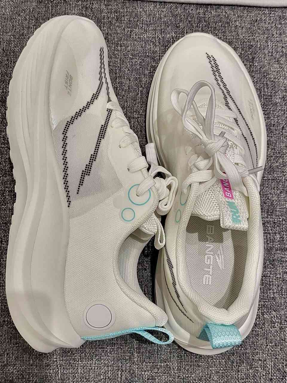 جمال القطعه 
اصلي وزن ريشه 
قياس 40 إلى 41


**إذا كنت صاحب هذا الإعلان وتريد حذفه لأي سبب، رجاءا أرسل رسالة إلى الدعم الفني**