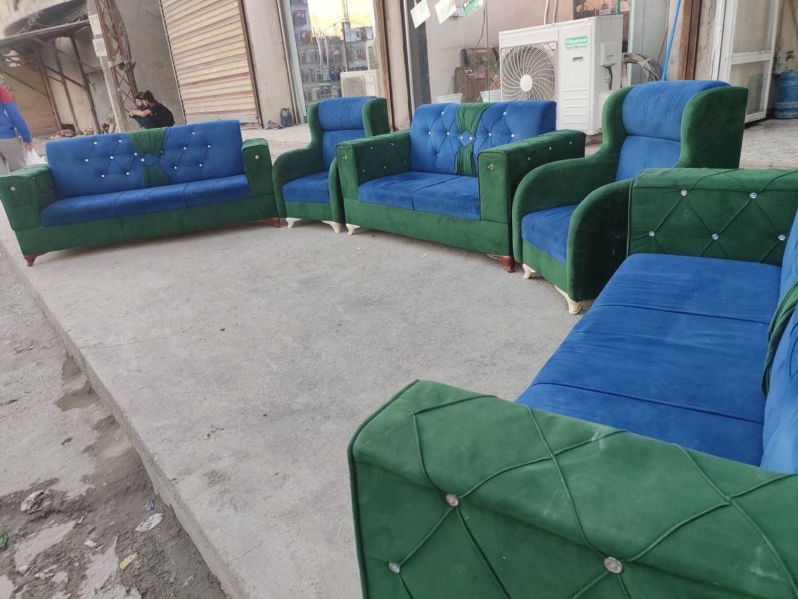 تخم نجارة بلوك أسود نضيف ونجارة ثكيل السعر، ٣٠٠ ،،،،  عنوان حلة نادر ٣ مقابيل المركز الصحي معرض احمد العنزي للأثاث المنزلي واتساب ***********
