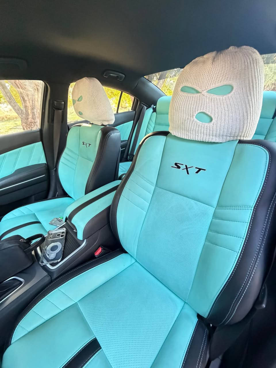 جارجر  تو ويل بدون صبغ بيبان ثنين تبديل نفس لون مكان سياره بغداد ماشيه 37 ميل بدون يرباك حادثه شخط بيه ويل حجم 18 اوبما اني شاده حتى لا تصرف صدر  مبدل صدرجه حديد قبل شهر  حداده جديده سياره جديده كلش 
سعر 235
اتصال *********** بغداد, العراق
