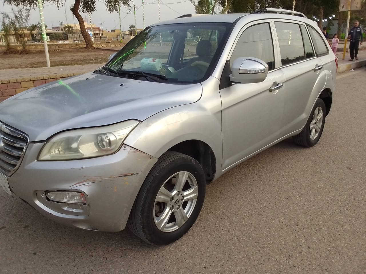 ليفان سلفري  x60  كما موضح بالصورة موديل 2015 كير محرك خير من الله حدادية طخم تاير 60/100 رقم بغداد المكان ميسان ***********
