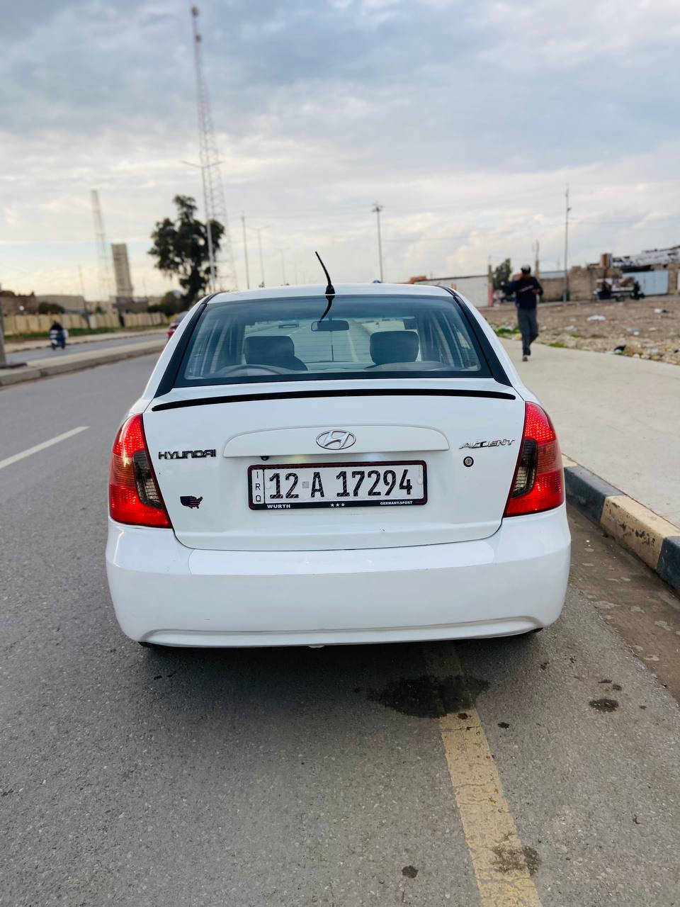 السلام عليكم
للبيع اكسنت موديل 2009 
رقم نينوى الماني شرط التحويل 
سنويه 2030 
هزه جديده 
كوبون بانزين ورقي
محرك 16 شرط لاصرف ولا نفخ 
كير توماتيك شرط 
تبريد ثلج 
تدفئه شرط 
جامات كهرب 
شاشه اندرويد 
كامره خلفيه 
تخم جديد اليوم بدلتو شرط السياره طبه 
باتري جديد 
تأيرات نضيفه
السياره بيها صبغ فقط الدوائر الخلفيه 
وبيها كرت على كد 4 اصابع يم قبغ البنزين

السعر 98 وبيها مجال للطيبين 
للاستفسار 
***********
***********
