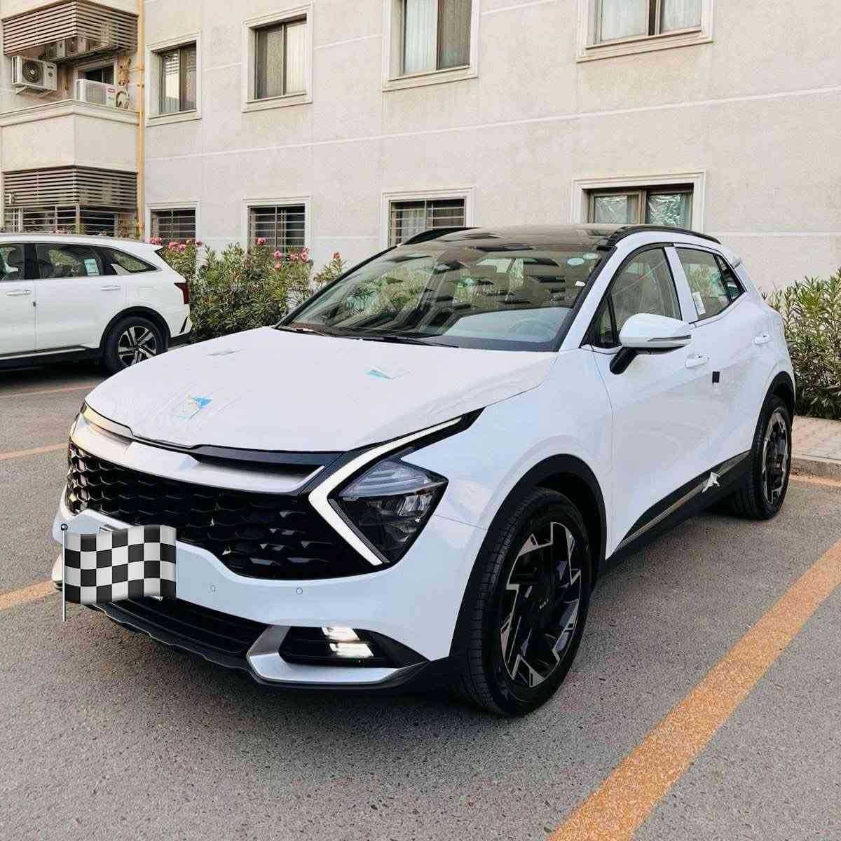 السلام عليكم كيا اسبورتج موديل 2024 فول موصفات ماشيه 11 الف ضمان شركة نم رقم اربيل السعر 235 مكان السياره بغداد الصرافيه للاتصال ***********
