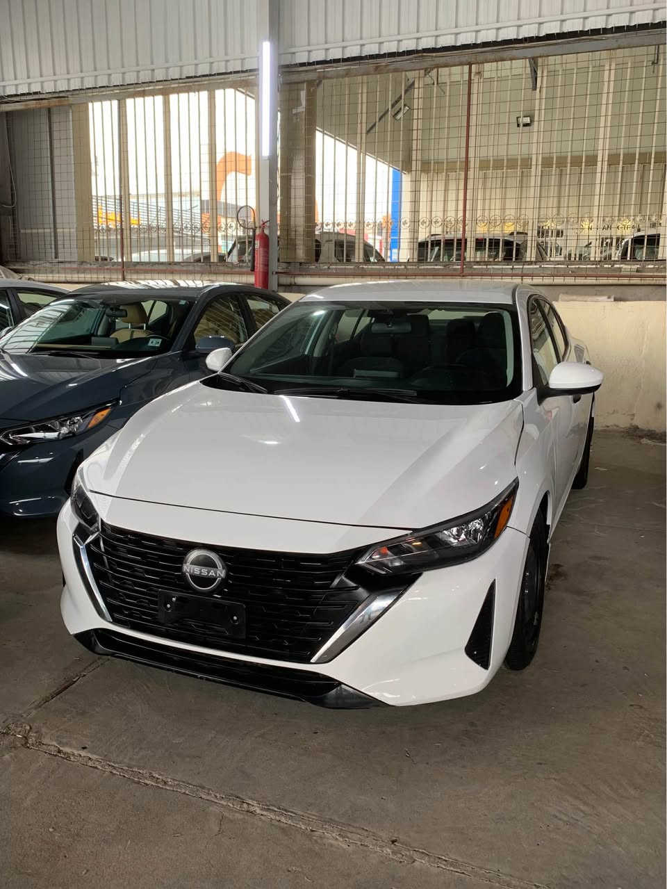 نيسان سينترا ٢٠٢٤ مواصفات S سيارة شبر بل بنيت و جاملغ صايغ و جاملغ خلفي صبغ بدون دواخل بجم و خلفي كبس 
*********** أربيل, العراق
