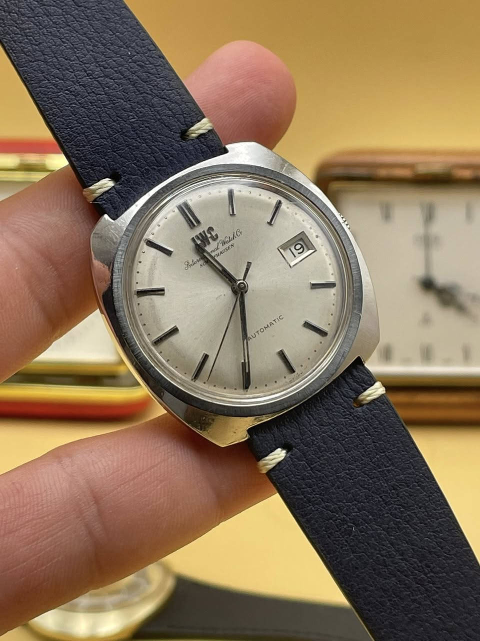 -Iwc (Internal) Classic watch 1960 production

-يا الله شاهد جمال الودلال من (iwc) نوادر جداً الكيس من الفولاذ المقاوم للصدى 

-مقاس ٣٦ / السير البوك مستبدل 

-مكينه مرعبه اوتوماتيك ٨٥٤١ 

-جميع التفاصيل اصليه عدا السير البوك مستبدل

السعر خاص او واتساب *********** 

يوجد توصيل لجميع محافظات العراق توصيل ٥ داخل العراق والى الأردن ١٥ دولار والى سوريا ١٥ دولار
