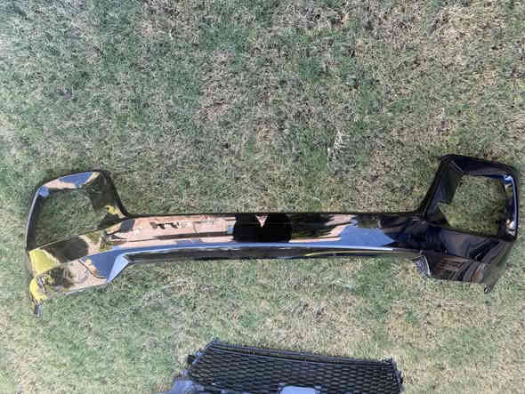 أغراض جيب الشكل الجديد 
دعاميه لون ابيضّ والثانيه لون اسود 
بنيد اسود يرادله سمكره 
قفل بنيد يرادله سمكره بسيطه
جاملغ شكل الجديد يرادله سمكره 
بدنه مع ضفيره بيها كسر بسيط
قاعده رادار الشكل الجديد
شباك االفوك 
شباك الاسفل

جاملغ موديل 20 يرادله سمكره 
الاتصال عل الرقم ***********
