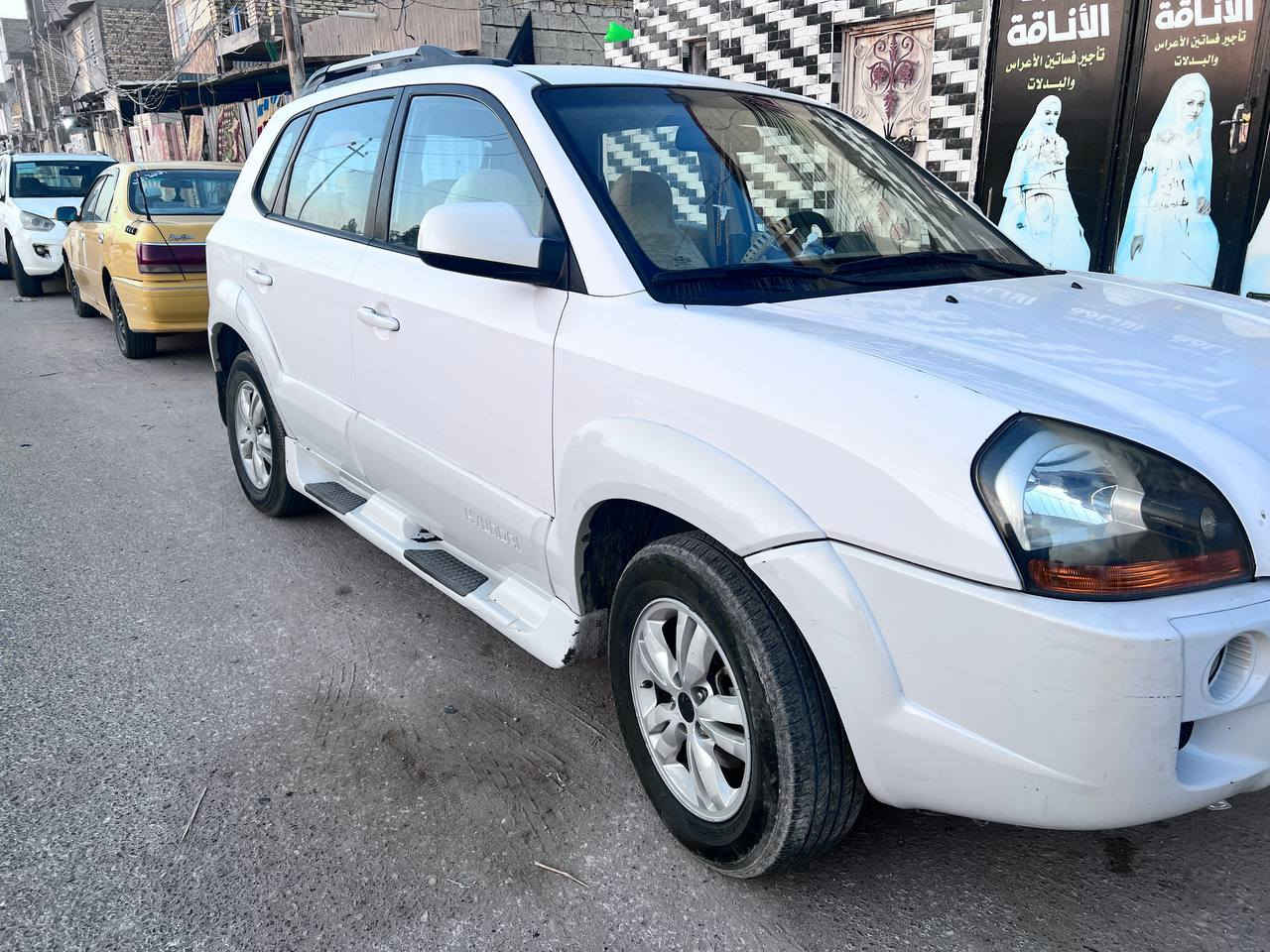 توكسان 2009
رقم دولي
مكفولة من الضربة والصبغ 
محرك 2000
كشنات جلد بلادي
تحكم تبريد بيانو
فورويل 
فتحة بالقمارة سلايدروف
مكاني النجف الاشرف 
سعرها 120 وبيهه مجال 
***********
