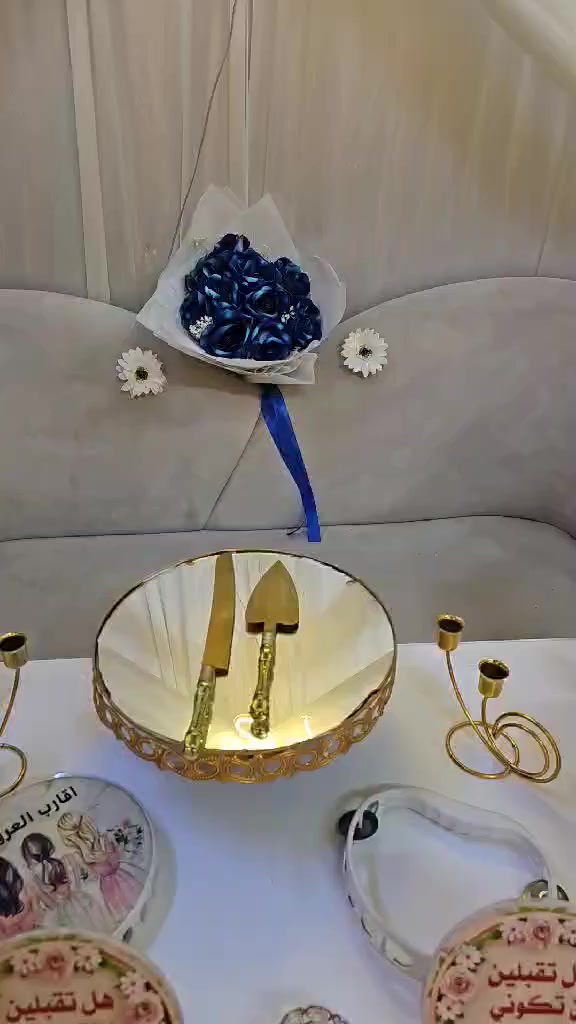 سلام عليكم عندي 6كوشات كلش حلوات لبيع مكاني بغداد صار اسبوع من اخضتهن لن ماعرف بيهن موصلحتي الغراض النواعم كلهن جدد ***********
