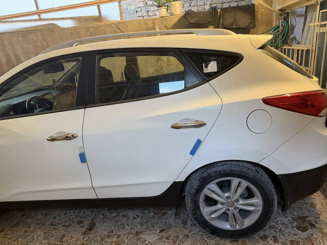 السلام عليكم للبيع توسان موديل 2011 وراد خليجي مكفوله من التبديل صبغ ربع بايتين جهه السايق فقط الباقي مكفول كير ومكينه خير من الله السياره نص فول سنويه لغاية 2028 تخم تاير جديد وسونار مرفوك بل منشور السعر 130 وبيها مجال شي بسيط استفسار اتصل على الرقم ***********
