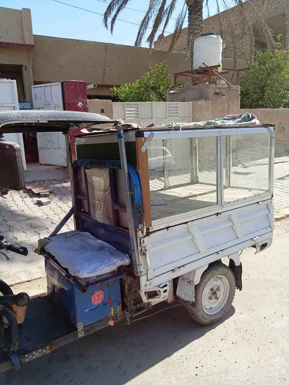 ستوتات للبيع كل وحده سعر شكل وحده محوره اربع تايرات للاتصال ***********  او ***********
