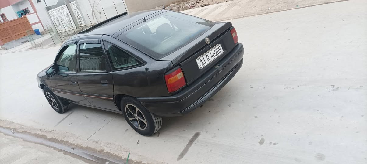 اوبل فيكترا للبيع موديل94 كيرو محرك 20شرط تحويل غرامه مشروع وطني بسمي كابون بنزين بيها سنويه لحد 29جديد ول سعر34بيهه مجال ***********
