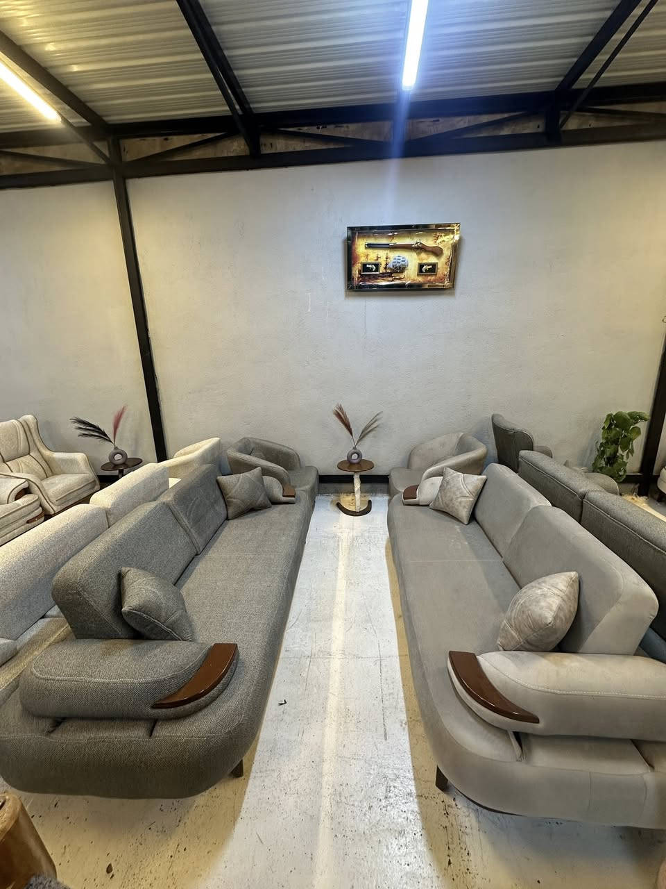 � عرض خاص وتخفيضات قويّة 🔥
من معرض ومزاد البركة للاثاث

✨ تخم جديد – 10 مقاعد ✨

🪵 هيكل خشب زان أصلي قوي ويدوم
🛋️ العدد:
• 2 قنفات ثلاثية
• 4 كراسي
🧽 سفنج درجة أولى مريح
🌍 تخم مستورد تشطيب مرتب وجودة عالية

💰 السعر: 980 ألف فقط
⏳ عرض خاص لفترة محدودة

📍 العنوان: بغداد – الدورة – شارع المعلمين – قرب السقيفة

📲 للحجز والاستفسار واتساب:
***********
***********
