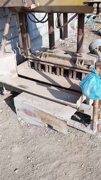 كابسة بلوك صناعة ايرانيه جاهزه للعمل سعرها 3مليون و 500 الف متواجد على...