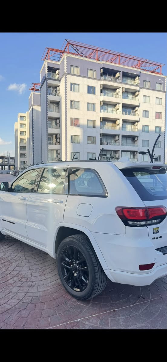 السلام عليكم جيب 2020 فول مواصفات وارد امريكي حادث جاملغ وبنيد بدون دواخل فول مواصفات السعر 215 بيه مجال شي بسيط رقم بغداد الجديد مواصفات فتحه كشنات كنتاره وجلد  تدفئة تبريد  رادر جانبي توقف ذاتي شاشه  صندوك كهرباء تحكم ستيرن كامرة دواره  لد ماشيه 45 حقيقي مكاني بالسيديه الشراي يتصل ***********
