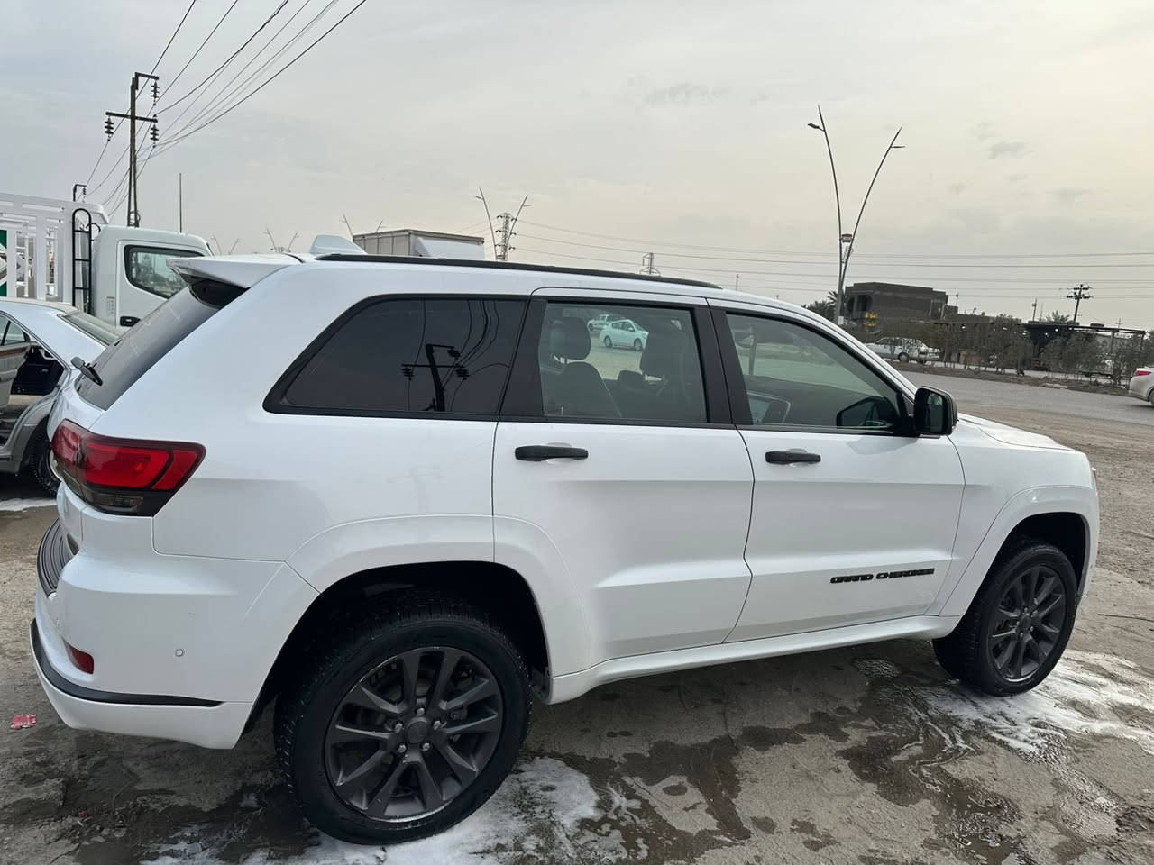 سلام عليكم جيب سومت موديل 2018 تقرير تعمل وتسير بيه ربع البنيد كلير منن امريكه بدون فتح رقم بغداد تحويل ثاني يوم سياره جاهز كير مكينه حداده تخم تاير مواصفات السومت جكات صعود نزول فتحه كشنات جلد تدفئه تبريد رادار امامي نقطه عمياء حساسات امامي خلفي  موصافات معروفه  السعر 235 وبيه مجال العنوان بصره قضاء القرنه ***********
