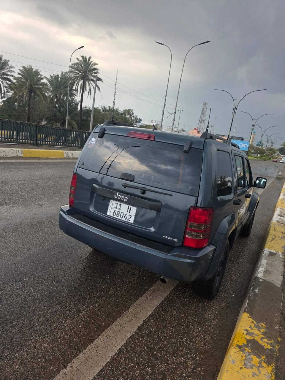 جيب ليبرتي٢٠٠٨ رقم بغداد باسمي هزه جديده رقم انكليزي تخم تاير جديد صدر جديد سياره جاهزه من كلشي بدون اي نقص سياره احلى من الصور تدفئه تبريد شرط التحويل والوكالة بيها كوبون بانزين عنواني ديالى خانقين ***********
