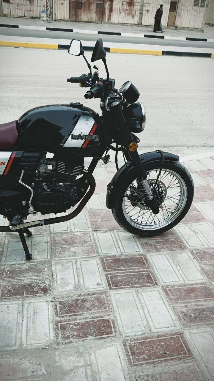 سلام عليكم دايوان لايتي 21 اوراق اصولي
دراجه كامله مابيها نقوصات شلعه ومحرك يشك الكاع مكينه 200 اوراق اصولي دراجه حيل مرتبه اتصل وبيك خير وادلل ***********
