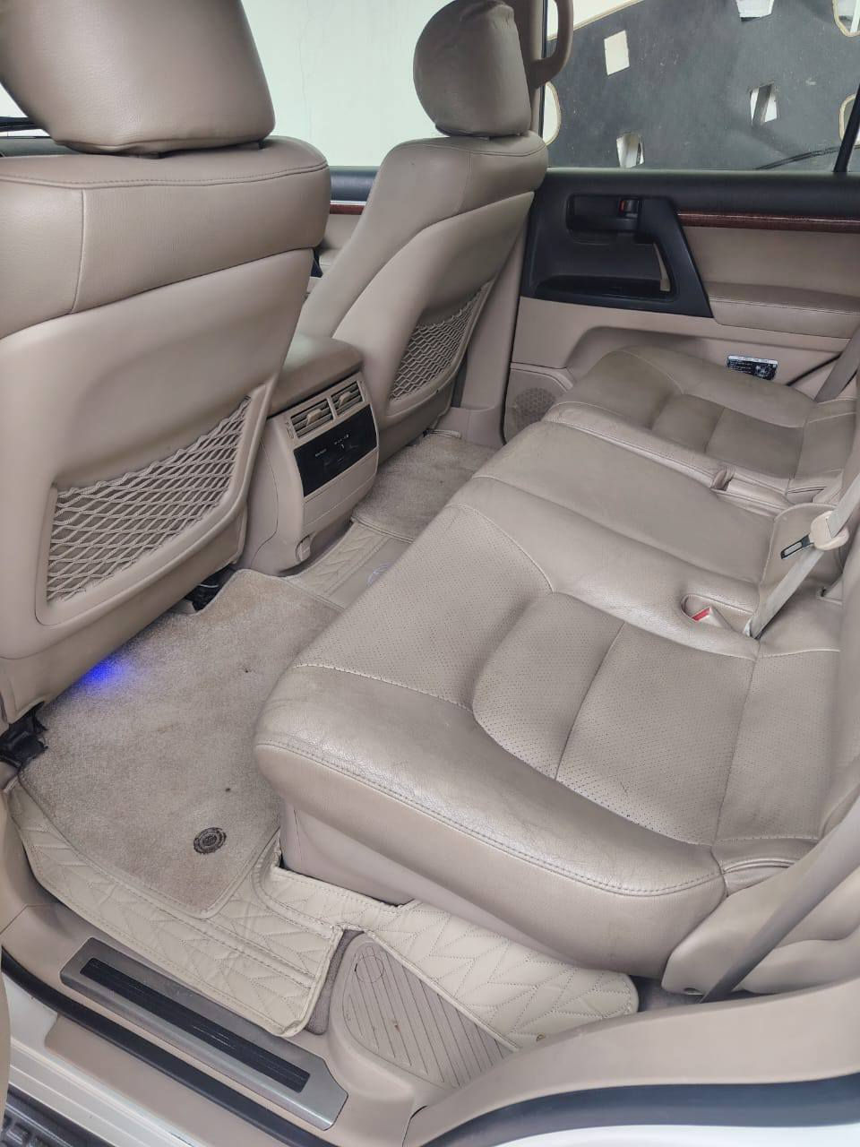 السلام عليكم
لاند كروز للبيع موديل 13  مرقم بغداد بأسمي تحويل مباشر 
مكفوله كفاله عامه
محرك 6 
بريم 
اشاير بالمري 
ومواصفات هواي 

السعر 375
الاتصال على الارقام 
***********
***********
