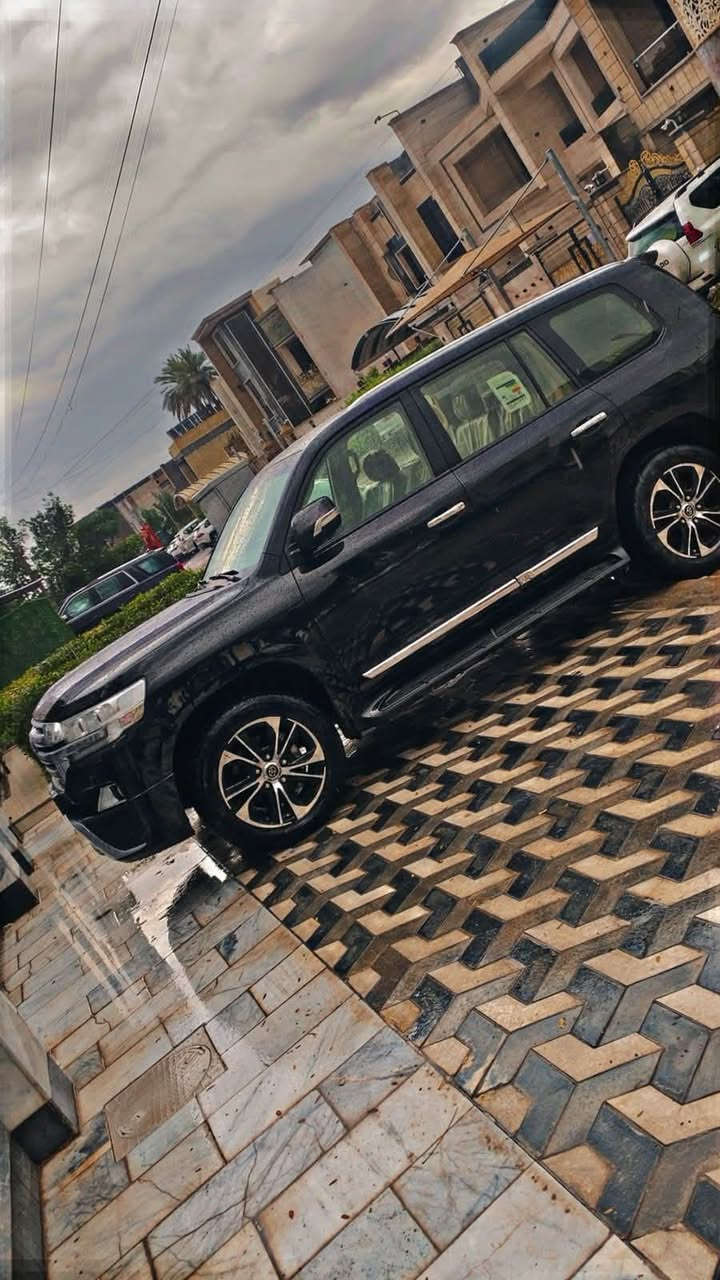 لاندكروز ١٦ ساز اصل ماشيه ١١٠ باسمي مكفوله فقط بارد اسفل الجاملغ السايق عنوان بغداد اليرموك او حي القادسيه *********** السعر ٤٣٥ وبيها مجال بسيط.
