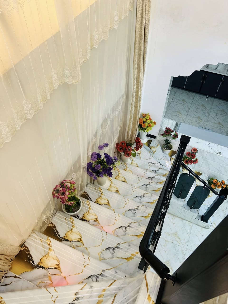 بسم الله الرحمن الرحيم
السلام عليكم بيت قاطين مساحه 170 متر طابو ملك صرف تحويل مباشر 

يحتوي على خمس غرف نوم حمامات داخليه وخارجيه 

صاله واستقبال 

العنوان السياحي منطقه الشاعوره 

السعر 80  مليون 

***********
