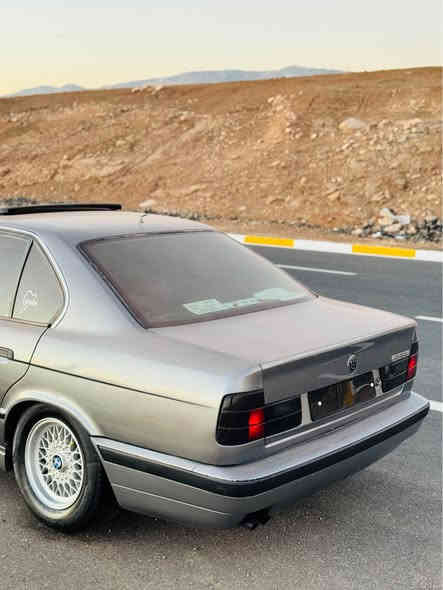 ماشاءالله له مالي هه موو لايه ك
خواي گه وره به قسمه تي هه مواني بكات
***********/كوردي 
***********/عربي
BMW..1993..525iA..E34..فولمواسفات
توماتيك.سلايت.چوار جام كاره بايي.ABS..
كوشن جلد..هه شت باليف..قورميكا..S.❄️
پيش پان..ده بل ئيرباگ..لايتو بگلايت بيلاد.
ده عامي پيش و دواي بيلادي .
په رده..رقم و سه نه وي ژينگه تا2030
به ناوي خومه.هه زه نوي2026.تاقم پيش 
و دواي تازه داگيراوه.مه كينه و گير و اكسل
به شه رت.تبريد سارد و گه رم به شه رت..
كامل فرنم كردوه بو جواني سه قف بي معجوون ويل موشبك بيلاد
پيش و دواي كه پس.براوه و 
وه رگه راو به شه رت.هه موو گياني بشرت.
مالي دوسته سه ياره كه بي نقوستانييه.
كاره بايي گيچ به نزين حه ماوه مزبوت.
هه موو شتيك نوسيوه بيخوينه وه ئينجا
تيل بكه خزمه تت ده كه م شوين كويه. كويسينجاك
