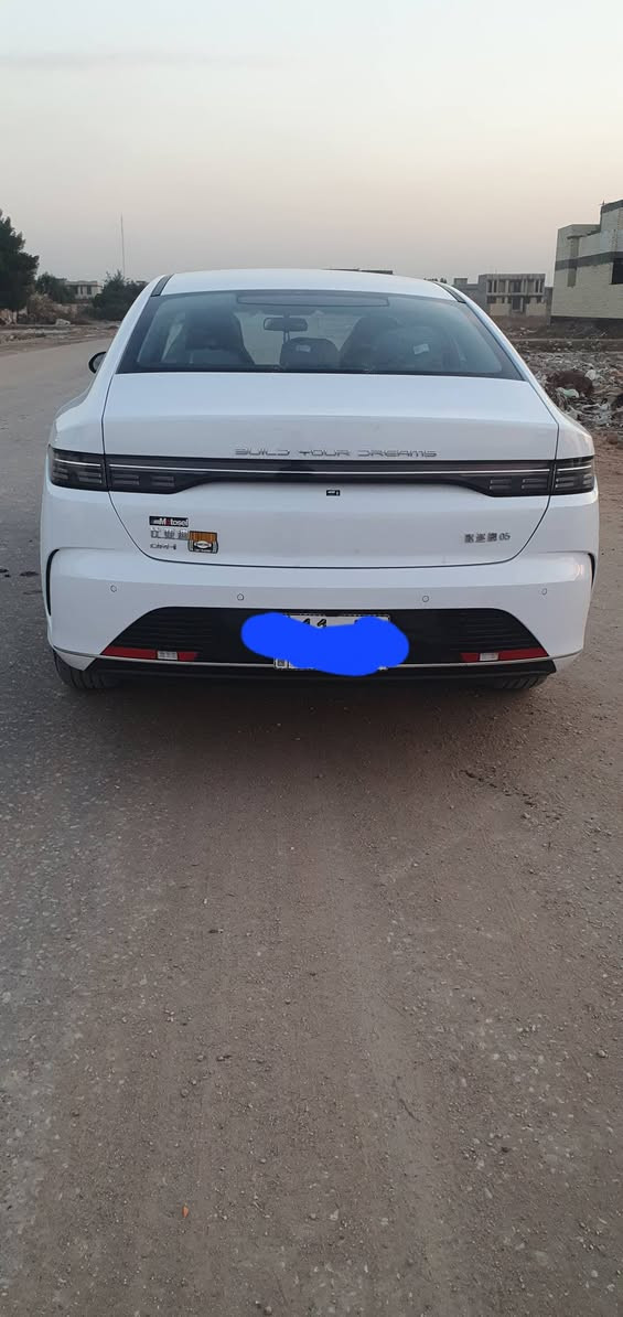 سلام عليكم بي وايدي دسترو ماشيه 9الف كفاله من جكة الابره كامله رقم بغداد بسمي بصمه كرت عده كامله  سعر 130قفل رقم موبايل ***********
