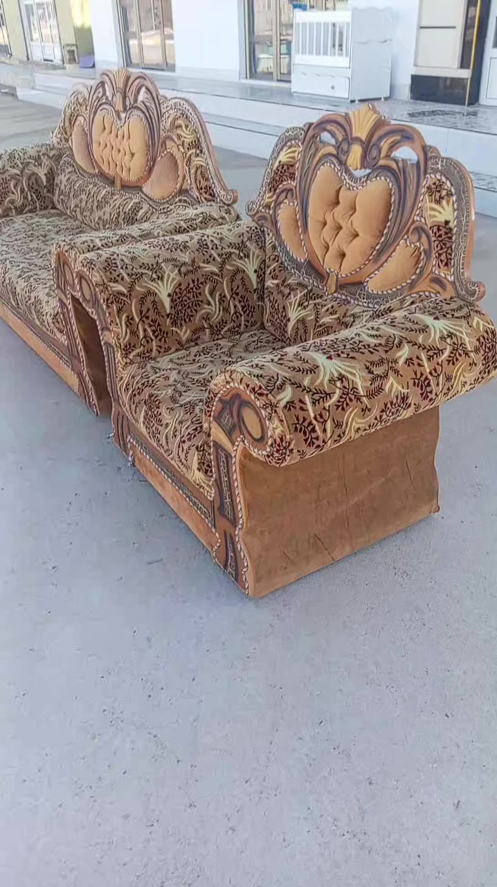 قنفات للبيع الاستفسار *********** المكان الرمانه البعبيد
