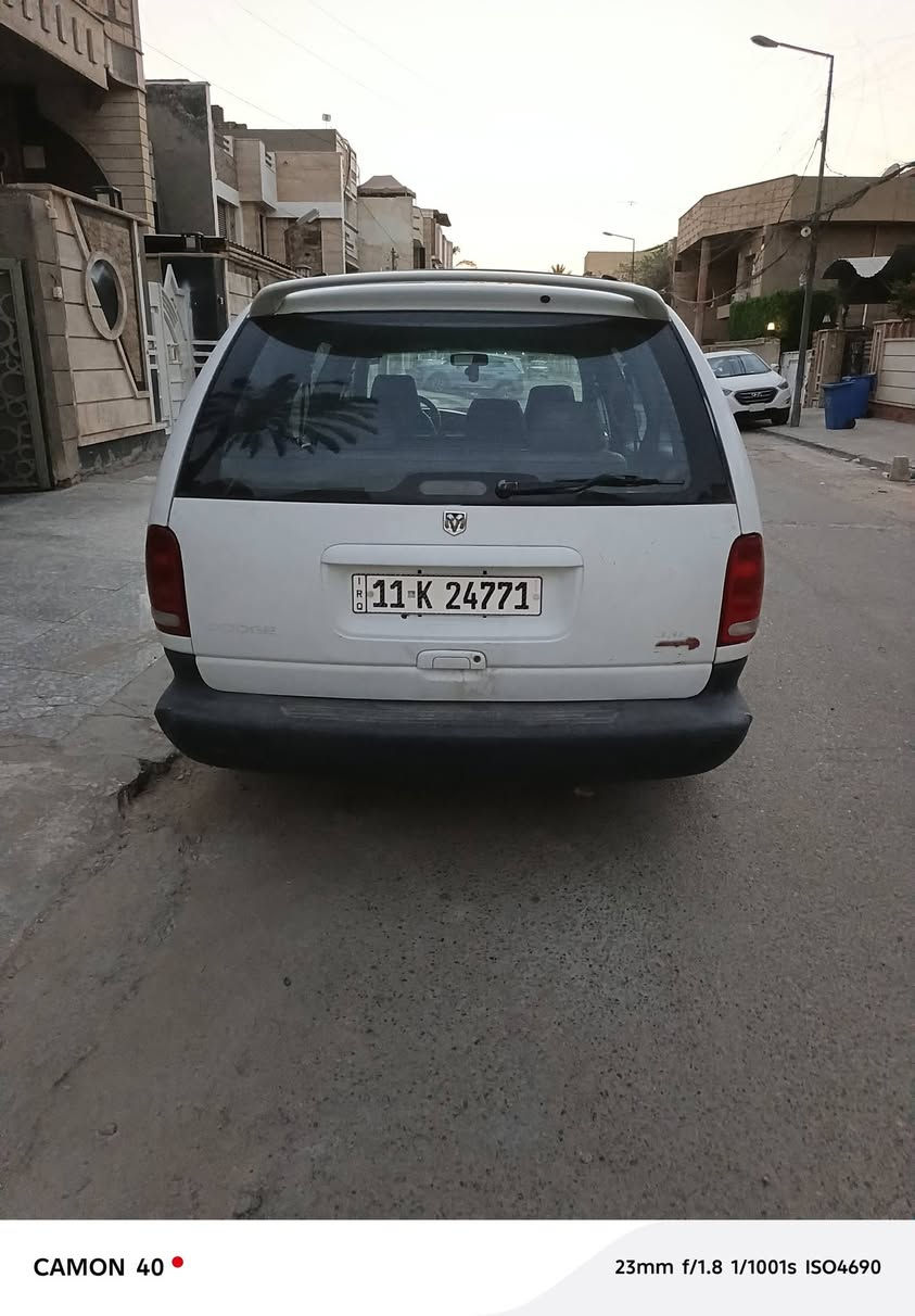بيع مستعجل دوج مديل ٢٠٠٠ رقم بغداد انكليزي بسمي هزه جديه تخم تاير  كامله  سعر ٤٢ او بيهه مجال ***********  مكان سياره بغداد

