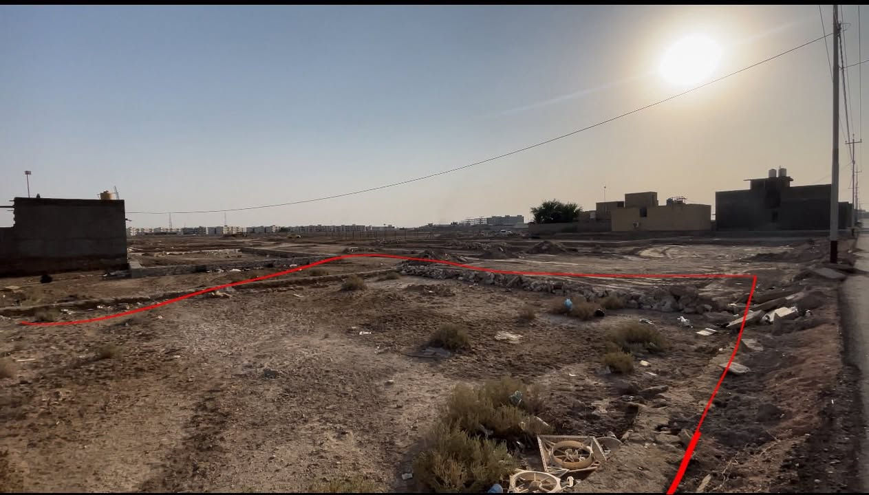 500 متر سهم كامل بسمي  بطابو مداور كهرباء ماء تبليط 
شارع بين علوة وجامعة ساوه قريبه ع شارع عام 
سعر اتصال ***********
