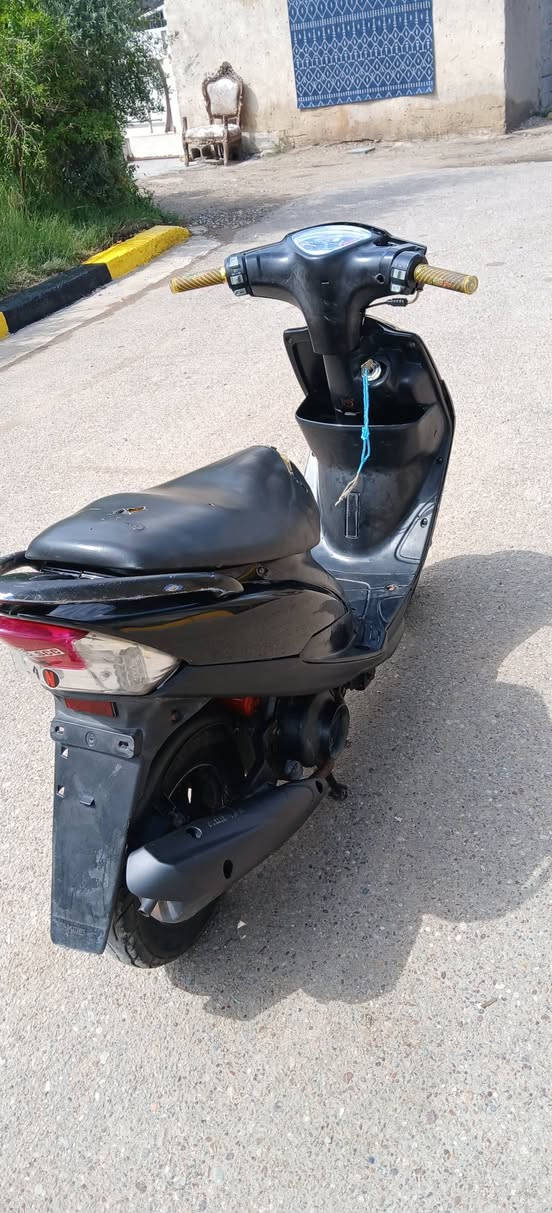 يا الله السلام عليكم للبيع ماكس عدله دراجه جديده وبلاديه مابيهه نقص كهربائيات كلها شغاله تايرات جدد مكينه مكفوله وناعمه لا تنقيص ولا نضوح السعر ٤٠٠ وبيهه مجال حك جيه مكاني بغداد الزعفرانيه رقمي *********** الشراي يتصل ويدلل
