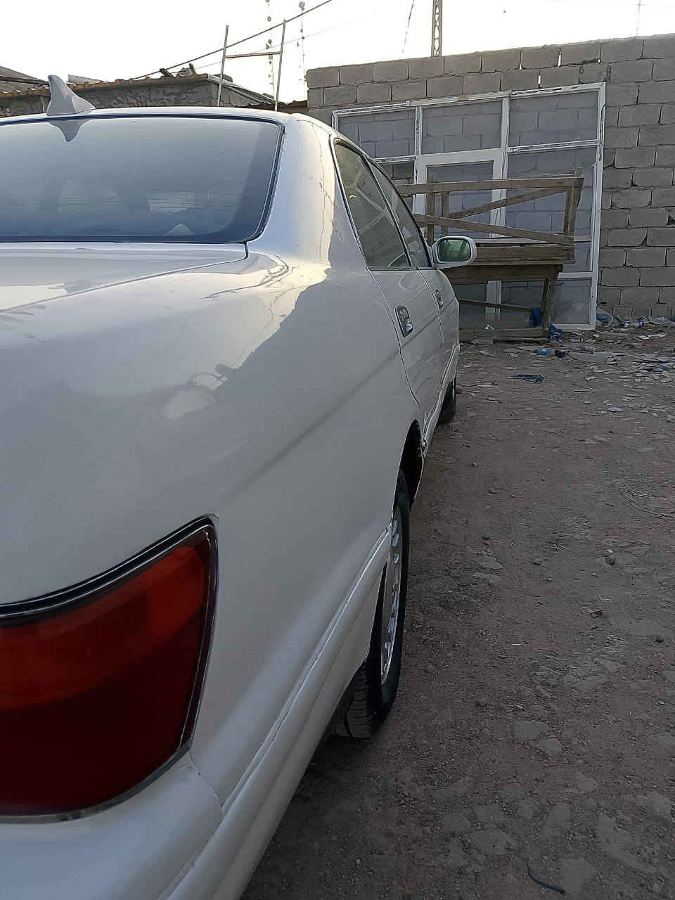 بطة موديل 94 منفصل رقم بغداد الماني سنوية لغاية 2029 مكينة وكير ثنين ونص جدد السيارة مبدل بيه بيبان ثنين وجاملغ على صفحة السايق  السعر 42 وبيه مجال مكان السيارة الكوت اني مكلف بالنشر للاستفسار الاتصال على الرقم ***********
