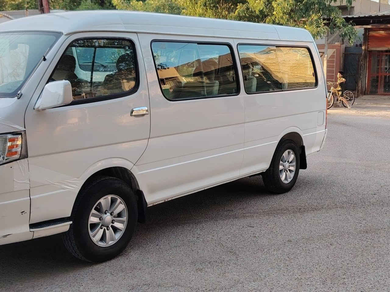 سلام عليكم جنبي موديل 2015 مكفولة كفالة عامة من ضربة مكينة كير اكسن تخم تاير رقم بغداد العنوان بغداد رقم هاتف ***********
