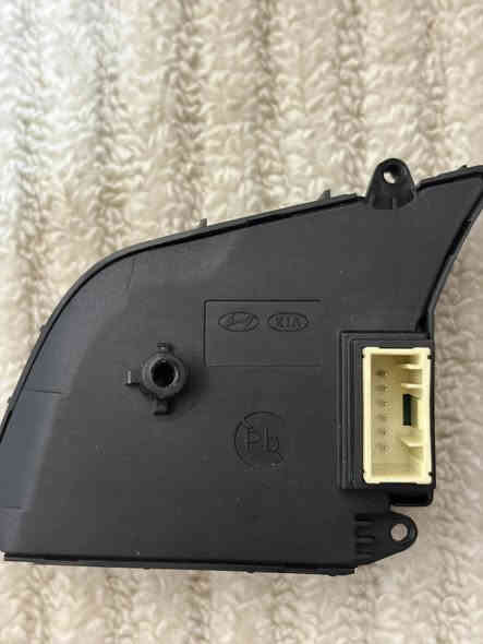 تحكم كروز سرعه كيا فورتي سيراتو الي افيده سعره ٣٥ الف ***********
