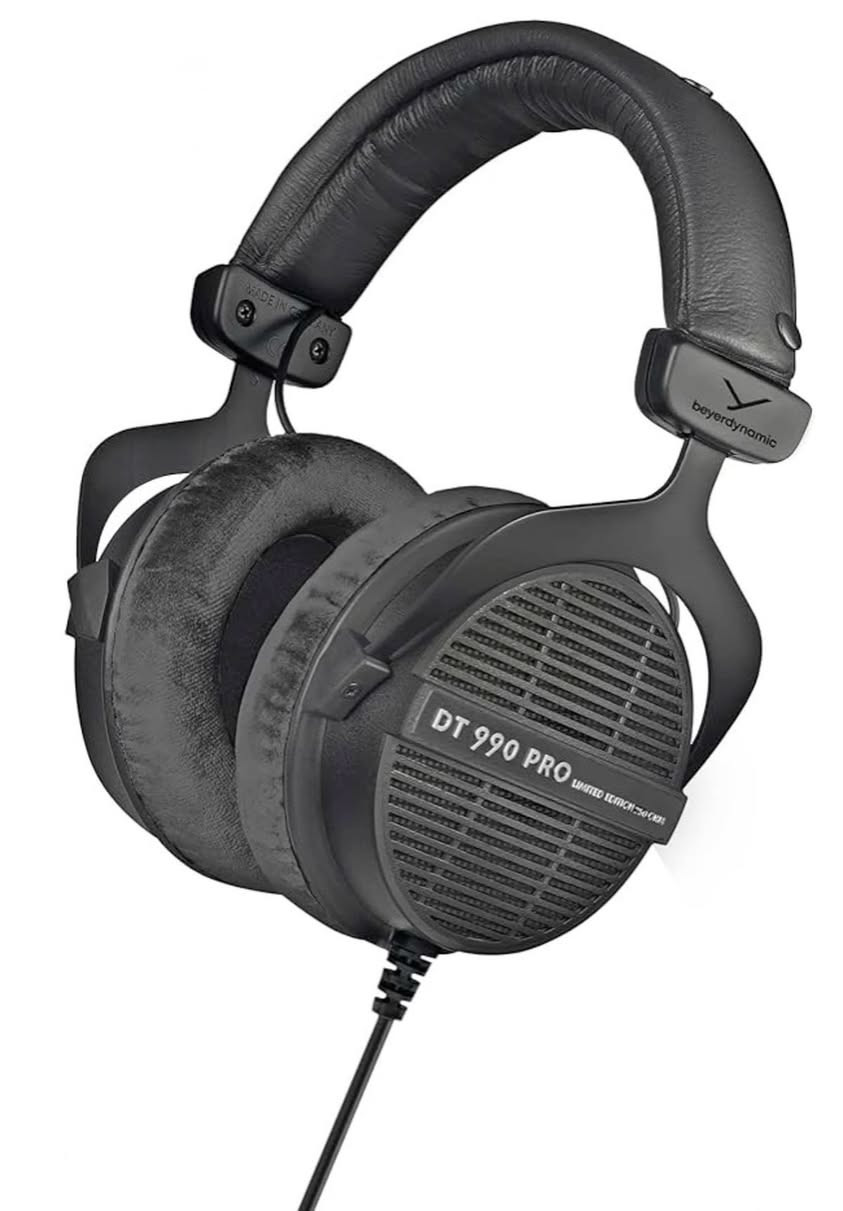 Dt 990 pro black edition 250 ohm 

مستعملة نظافتها 100% 

175,000 سعرها 

التوصيل مجاني 

اني مشتريها من امريكا ، مو راجع مال امزون.


**إذا كنت صاحب هذا الإعلان وتريد حذفه لأي سبب، رجاءا أرسل رسالة إلى الدعم الفني**