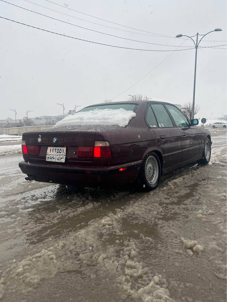 بئم بۆ فرۆشتن 525iگئر عادی ١٩٩١بئ دەعم سەیارەکە زۆر جوانو پاک تاقانەیە یەک دینار مەسرەفی تیانە سلەیتە تایەی تازەیە کوشن جلدە کوشن کارەبایە 
هەنک شتی هەیە بەس سایەق بئم ئەزانت 
ئەکسلی ٣،٢٣
لەیتو بەگلەیتی ئەسلیە بەگلەیتی هلە لەیتی نارەش ئەسلی 
مەکینەی عەدلە دەسکاری ئەقلوو تاقم وایەری نەکروە ئەنفلۆی شەریکەیە 
سوکانی ئمە 
دەعامیشی شەریکەیە لەسەری  
تاکە مەسرەف سەنەوی بەسەر جوە 
تائستا کاسکتی شەریکەیە لەسەری 
پانکەی کارەبایە لەسەری سەیارەکە بەشەرتی هەموو شتک ئەی فرۆشم. 
سعری ٨٠معامەلەیەکی برایانە بۆ مشتەری 
توخوا سەری منیشو خۆشت مەیە شنە ئەگەر مووشتەری نیت  
شوئن سلمانی  
*********** السليمانية, العراق
