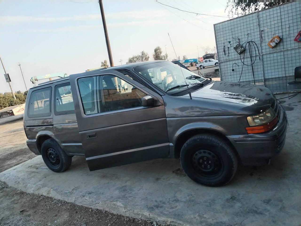 سلام عليكم سياره كلايزر 7 راكب رقم صلاح الدين مشروع وطني سنويه جديد لحد 2028 تحويل موباشر كير محرك كامري 2400 شلعته مثل بيلاد شرت سياره بدون ضرر بدون قتره خياص كير محرك صدر اكسل تايرات كوله جديد سعره 32 بي مجال بسيط جدا شراي خابر *********** مكان داقوق
