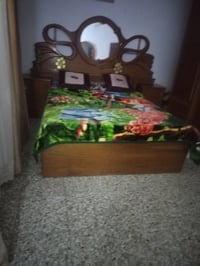عندي كاونتر حديث للبيع الداخل المنيوم والأبواب hdf والسطح مرمر قياس ١٠...