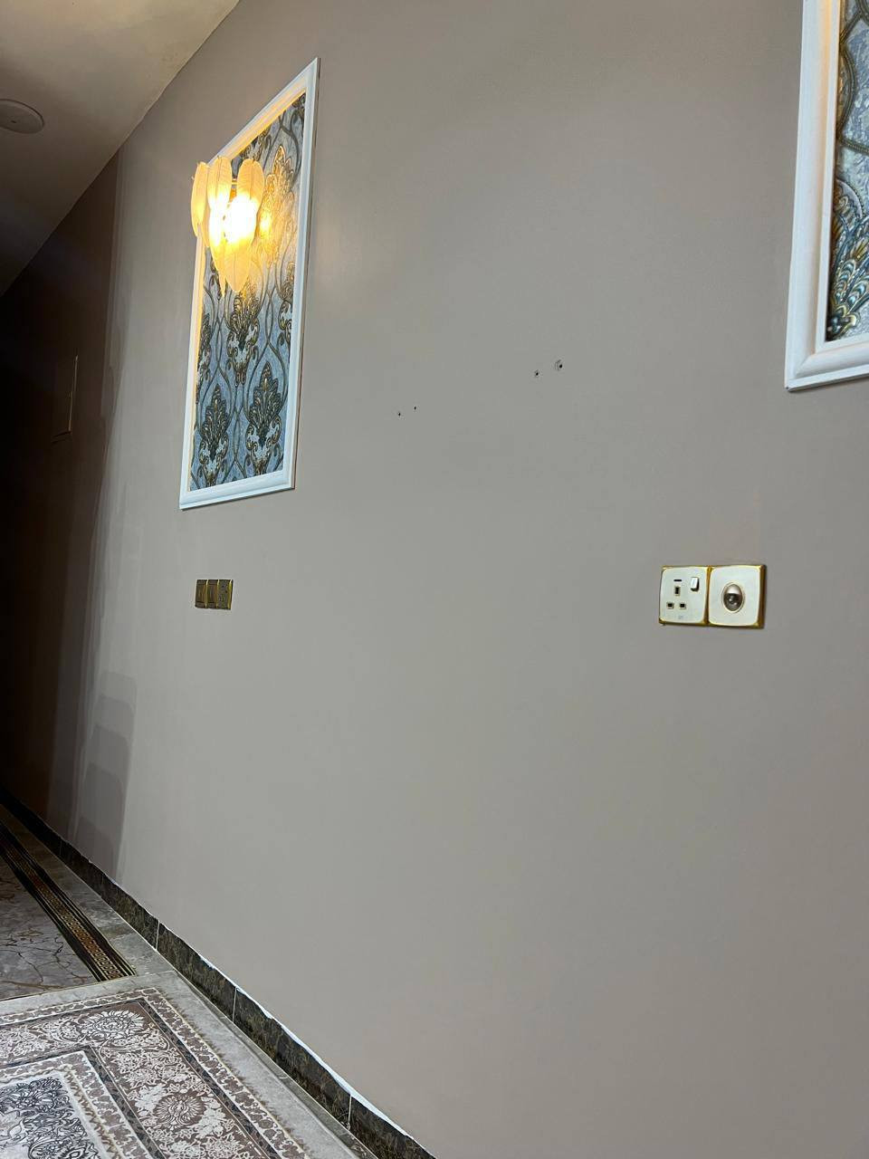 السلام عليكم عمار الصباغ لصبغ جميع الاصباغ الحديثة الداخلية والخارجية للاستفسار ***********
